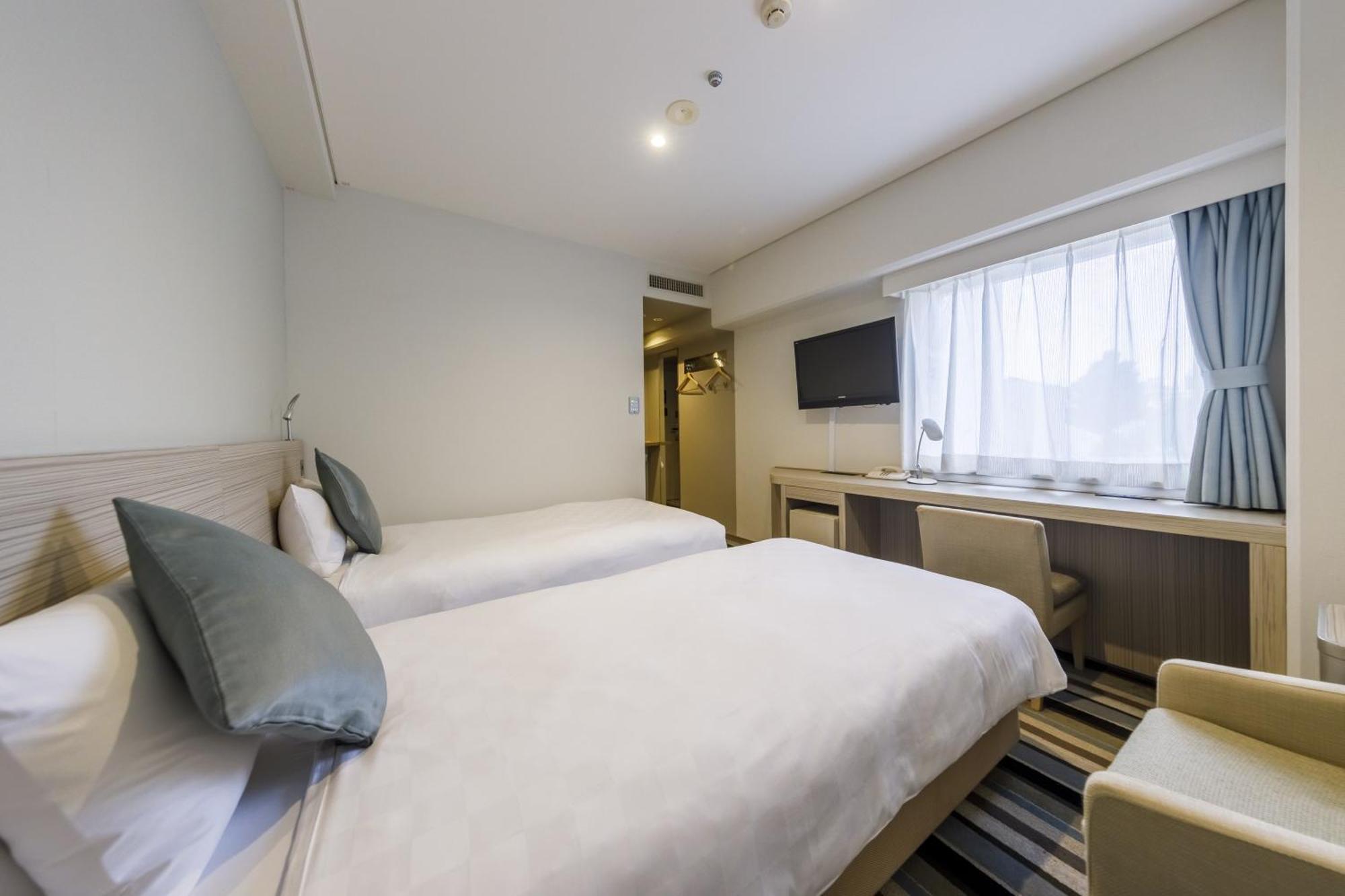 Corner Twin Room Lounge Access ＆ Complimentary Light Non-Smoking
